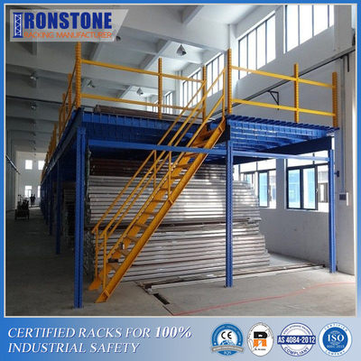 Mezzanines mit Regalunterstützung